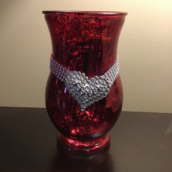 Valentines Day Vase with Heart Motif - Picture 1 of 1